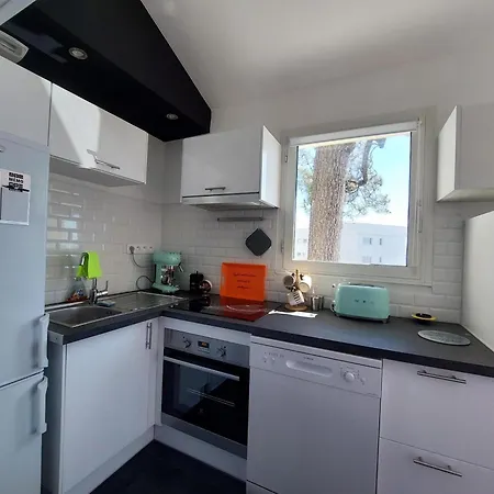 Renove A 50m De La Avec Balcon Et Parking - Fr-1-550-78 Apartmán