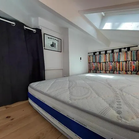 Renove A 50m De La Avec Balcon Et Parking - Fr-1-550-78 Apartmán *