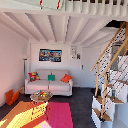 Renove A 50m De La Avec Balcon Et Parking - Fr-1-550-78 Apartmán *