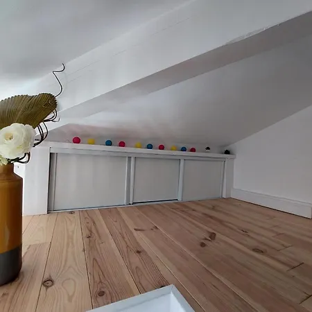 Renove A 50m De La Avec Balcon Et Parking - Fr-1-550-78 로양