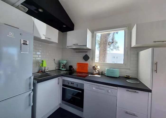 Renove A 50m De La Avec Balcon Et Parking - Fr-1-550-78 Apartamento