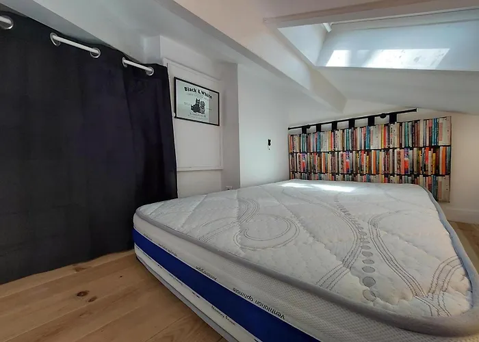 Renove A 50m De La Avec Balcon Et Parking - Fr-1-550-78 Apartmán *