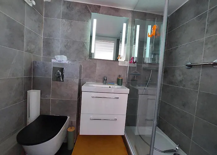 Apartmán Renove A 50m De La Avec Balcon Et Parking - Fr-1-550-78 *