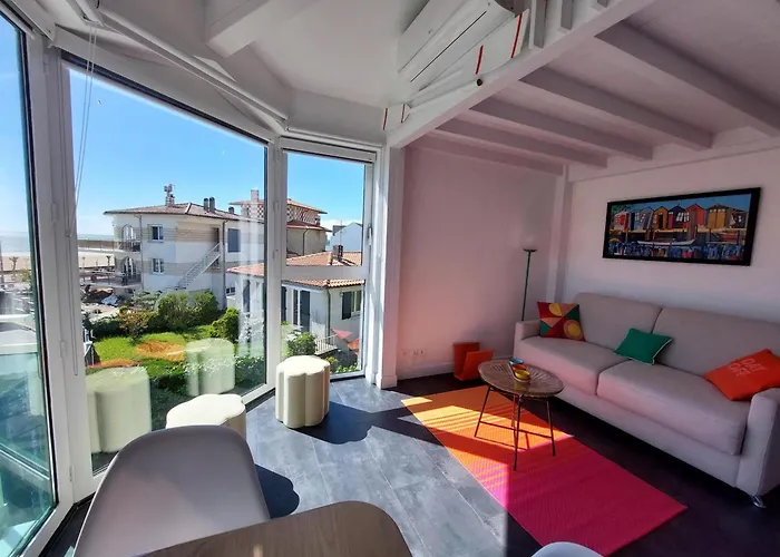 Renove A 50m De La Avec Balcon Et Parking - Fr-1-550-78 Apartamento Royan