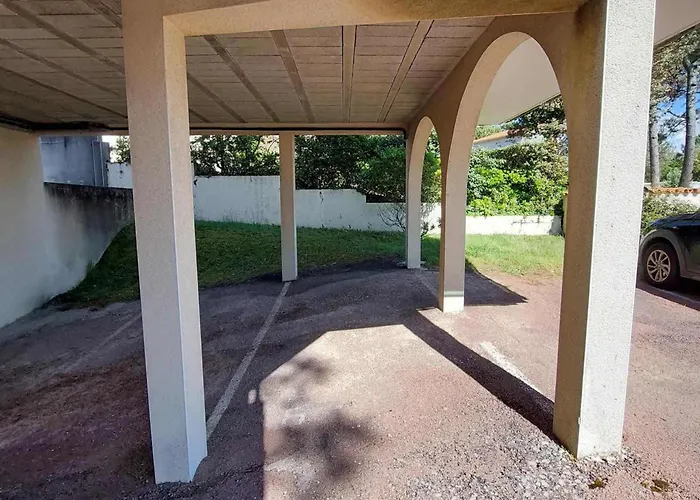 Renove A 50m De La Avec Balcon Et Parking - Fr-1-550-78 *